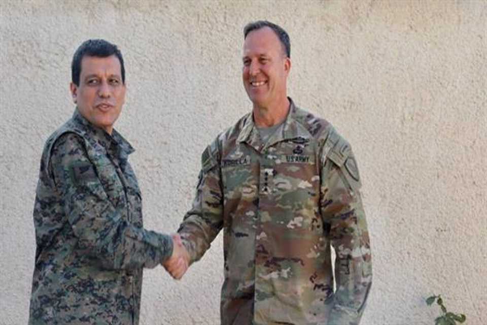 فەرماندەی ناوەندی ئەمریکا لەگەڵ مەزڵوم عەبدی كۆبووەوە