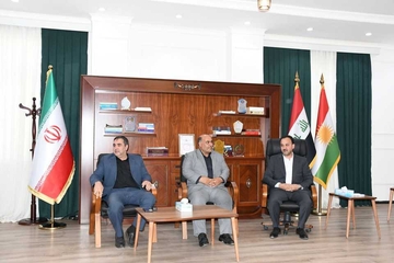 قائیمقامی قەسر شیرین و شاندێکی یاوەری سەردانی دەروازەی پەروێزخان دەکەن